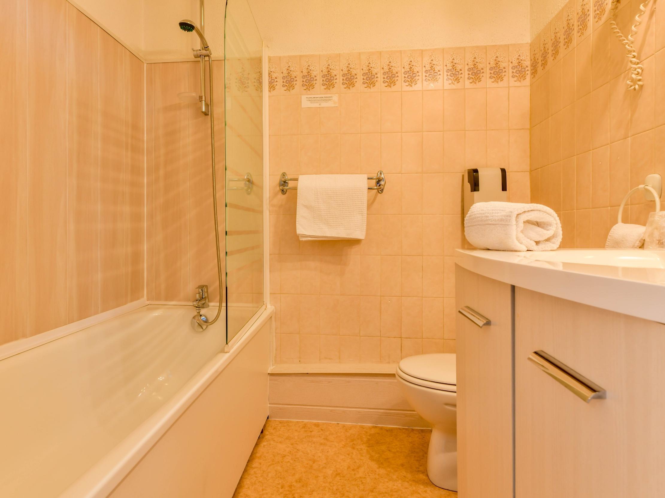 Logis Hostellerie Du Neez Gan Экстерьер фото
