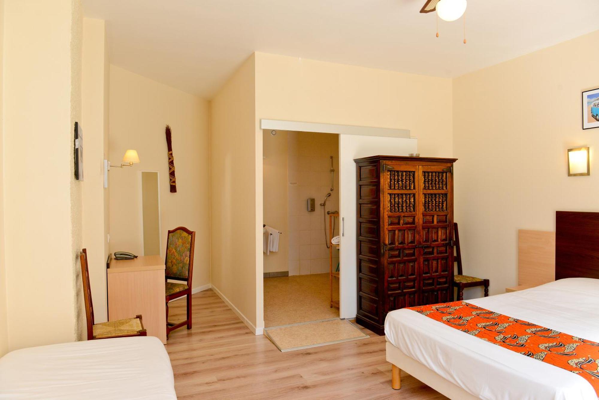 Logis Hostellerie Du Neez Gan Экстерьер фото