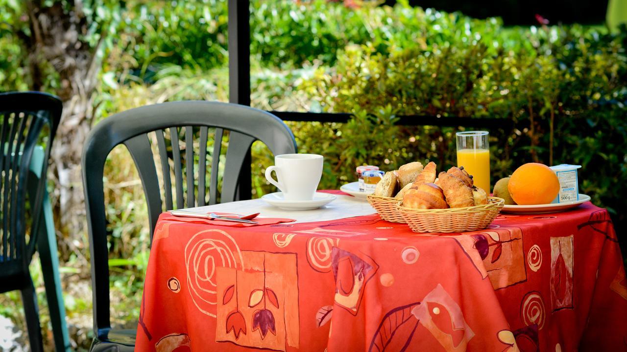 Logis Hostellerie Du Neez Gan Экстерьер фото